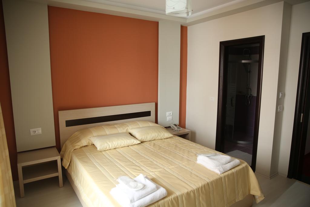 Hotel Pogradeci Szoba fotó