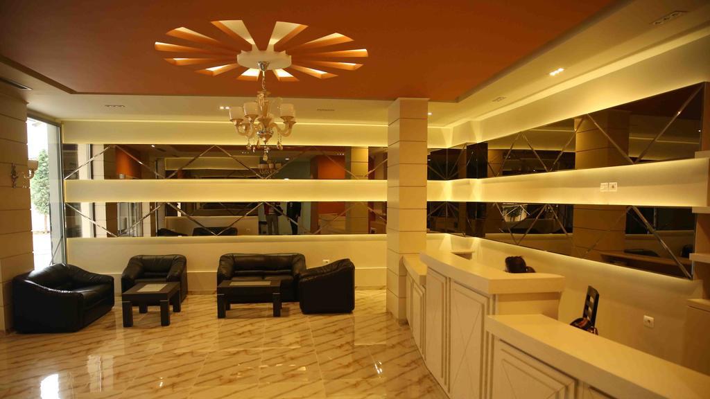 Hotel Pogradeci Kültér fotó