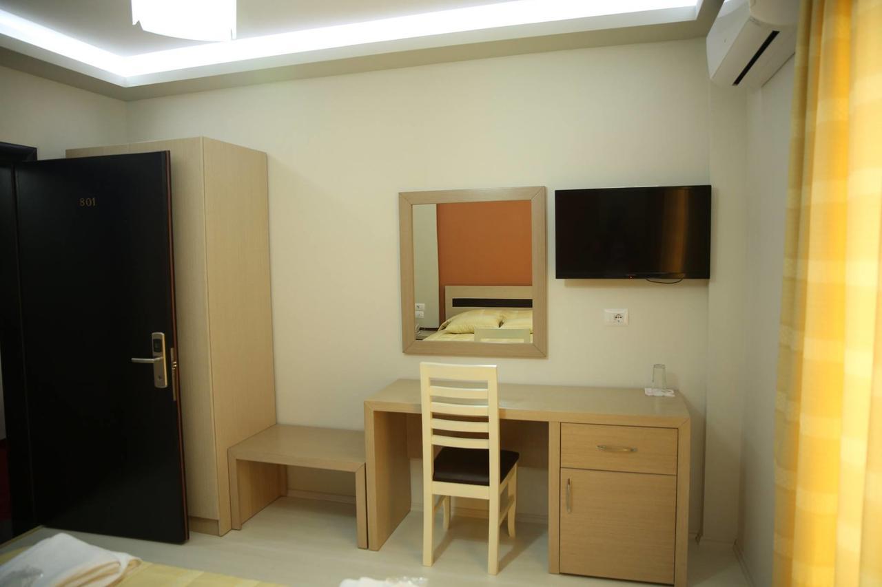 Hotel Pogradeci Kültér fotó