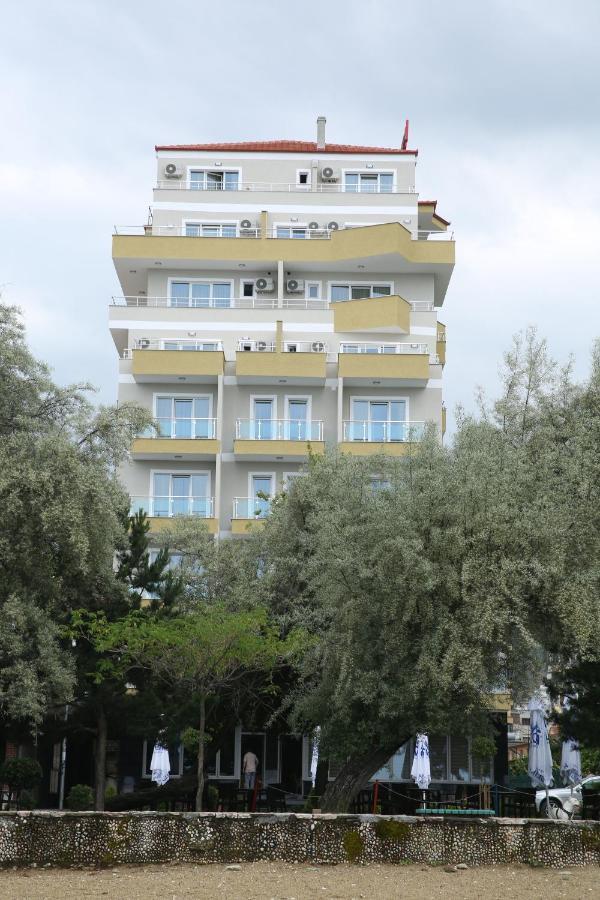 Hotel Pogradeci Kültér fotó